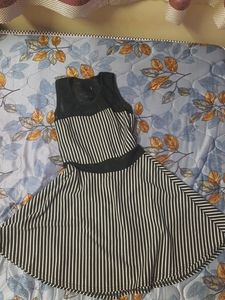 Get This Beatiful Black And White Party Wear