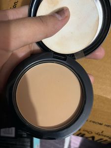 Lakme 9 to 5 Aqua Matte Foundation