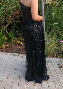 Sparkling Black One-Shoulder Gown
