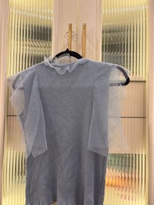 Cute Blue &amp; White Gingham Knit Top