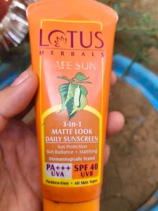 Lotus Herbals Safe Sun Daily Sunscreen