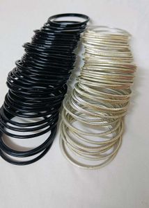 4 dargen Black & Silver Bangles