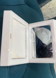 fenty beauty matte compact