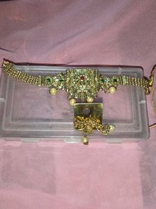 Exquisite Gold-Tone Kundan Jewellery Set