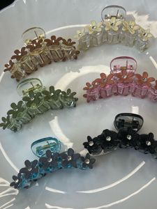 Floral Claw Hair Clips - Trendy Styles