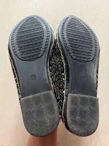 Embroidered Jutti Flats