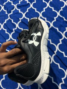 Under Armour Running Shoes ( Fix price )