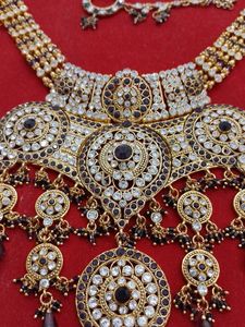 Bridal Jewellery Set (Purple)