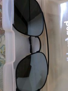 Stylish Black Aviator Sunglasses