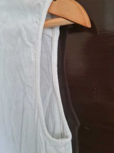 White Lace-Up V-Neck Sleeveless Tunic Top