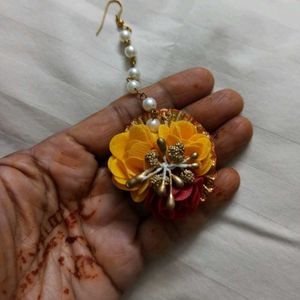 Floral Hair Accessories 'Maang Tikka'