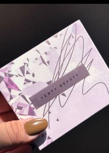 FENTY BEAUTY HIGHLIGHTER