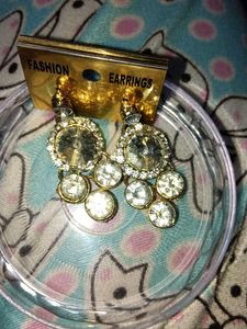 SET OF TWO AD EARRINGS