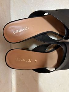 Stylish Black Cork Wedge Sandals