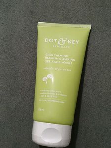 Dot &amp; Key Cica Calming Face Wash