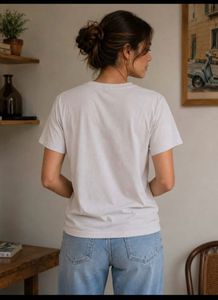White 'L'ARANCIA' Graphic T-Shirt
