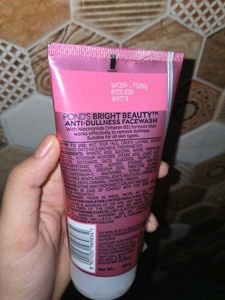 Pond's Bright Beauty Facewash