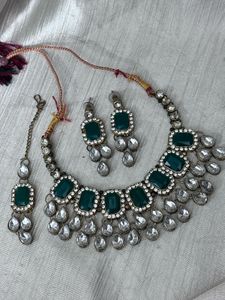 Emerald & Crystal Necklace Set