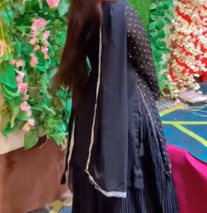 BLACK LEHNGA