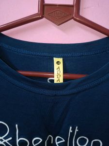 🎀200rs SALE🎀Benetton Cropped Graphic Tee