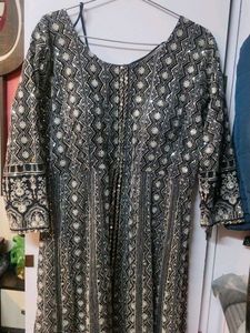 Ethnic Kurta Set with Embellishments