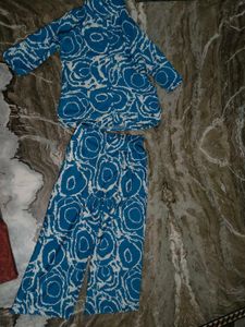 Blue &amp; White Printed Cord Set