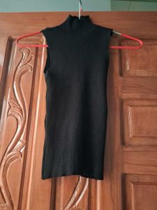 Sleeveless Mock Neck Ribbed Knit Top