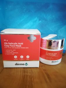 Derma Co Clay Face Mask With Applicator