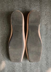Elegant Ballet Flats with Gold Buckle