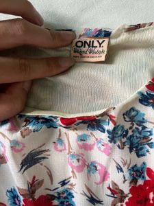 floral print top