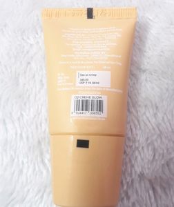 Mamaearth Glow Serum Foundation Mini Tube with Vit