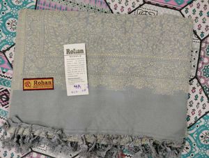 Elegant stole with Tassels