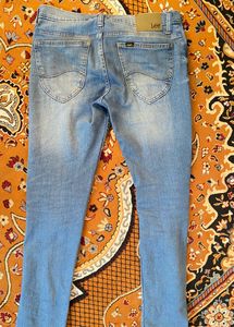 Original Lee Men’s Jeans Up For Grab!!!