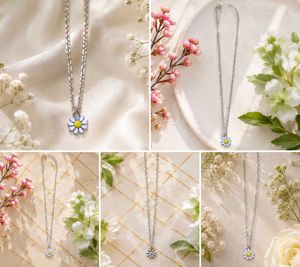 Daisy Flower Pendant Necklace📿✨🥰