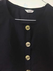 Black Cropped Button-Up Long Sleeve Top