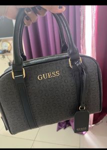 Authentic Guess Satchel Bag With Freebie ba❤️