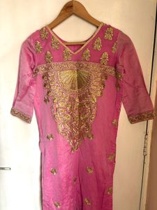 Elegant Pink &amp; Gold Embroidered Pakistani Kurti