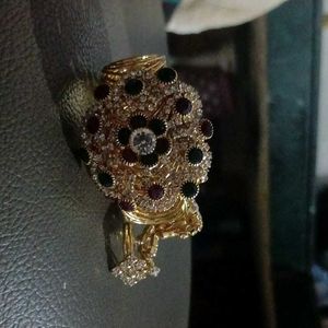 Exquisite Hand Harness Bracelet with Dazzling Ston
