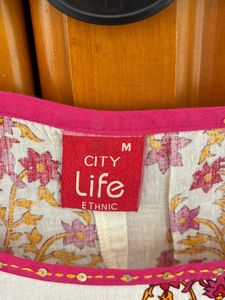 Sleeves Pink And White Top