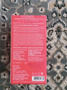 Dot &amp; Key Strawberry Dew Tinted Sunscreen
