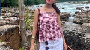 Chic Gingham Peplum Top