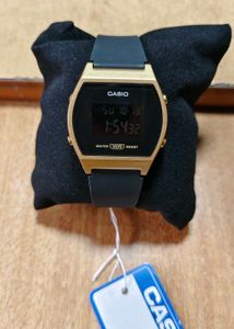 Casio Original Digital Watch - Gold & Black