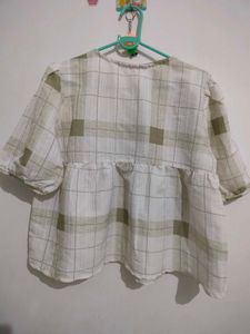 Chic Plaid V-Neck Peplum Top