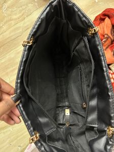 Super Classy black quilted Handbag❤️