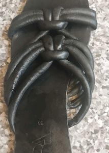 Zara Black Knotted Flat Sandals