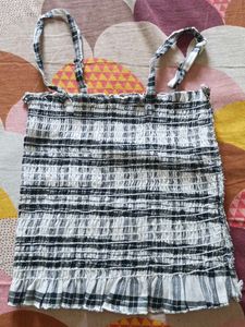 stylish tube top for casual look