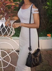 Casual form-fitting bodycon midi dress