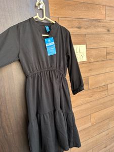 Chic Black Tiered Midi Dress