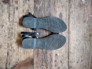 👡Carlton London Open Toe Flats On Sale!