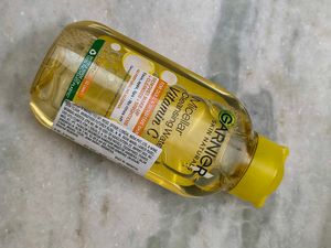 Garnier Micellar Cleansing Water Vitamin C